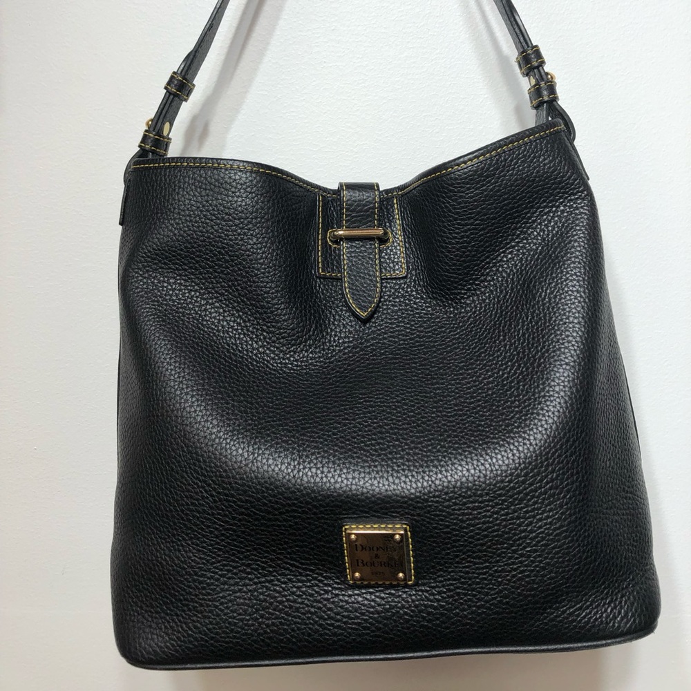 Dooney & Bourke Black Pebbled Leather Handbag - Gorgeous Details - EUC